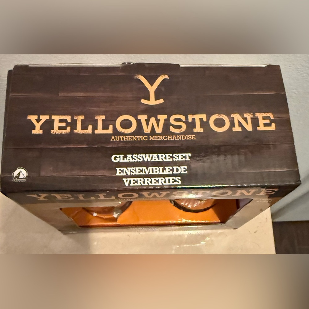 NIB Yellowstone Authentic Merchandise Glassware two(2)
16oz/473ml Glasses - Picture 14 of 16